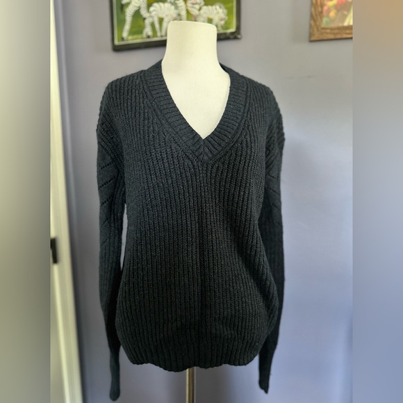 Navy blue V-neck cardigan - Picture 2 of 8